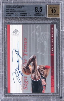 2000-01 SP Authentic Sign of the Times Platinum #MJ Michael Jordan Signed Card - BGS NM-MT+ 8.5/BGS 10